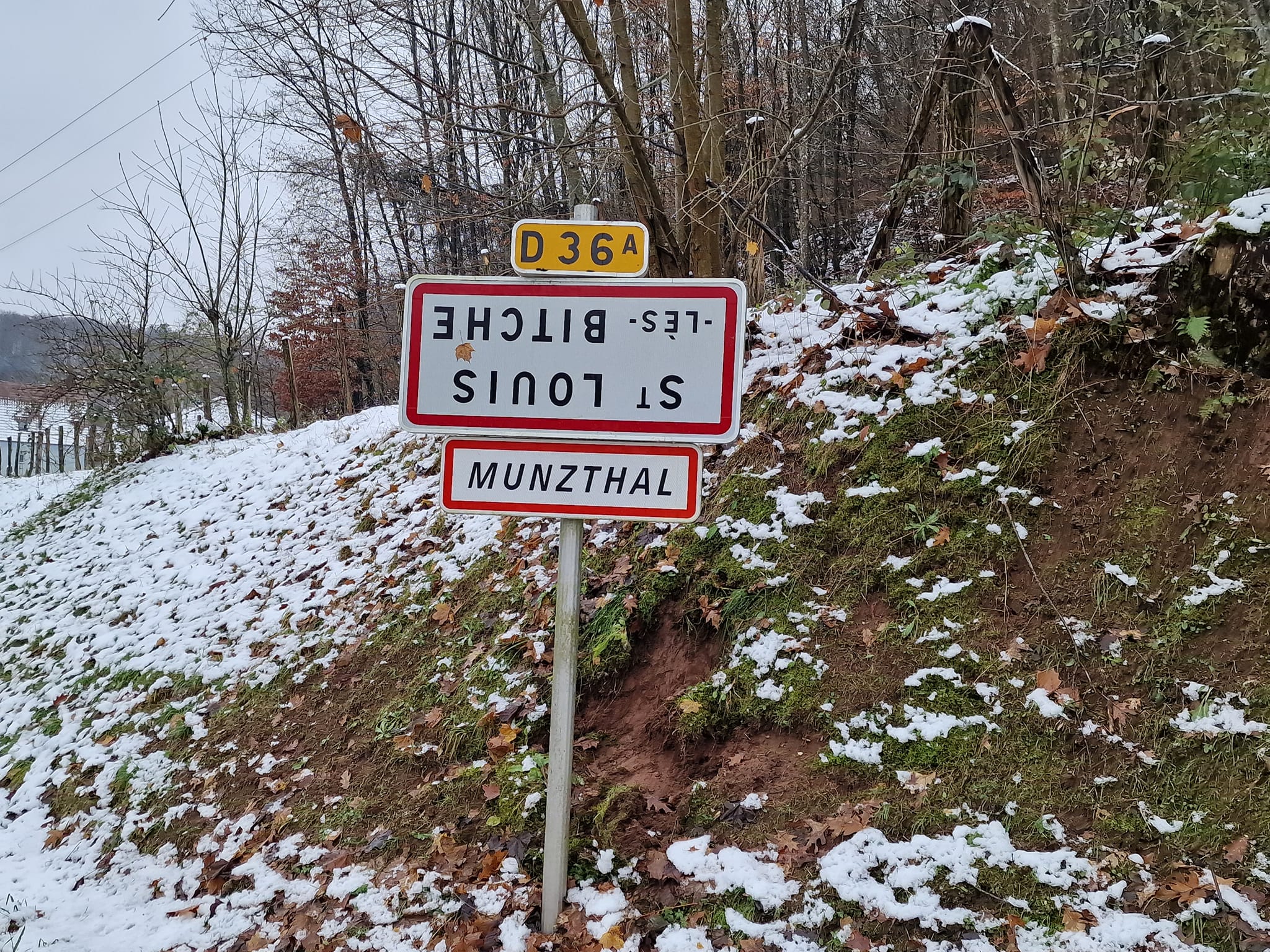 panneau 3.jpg (953 KB)