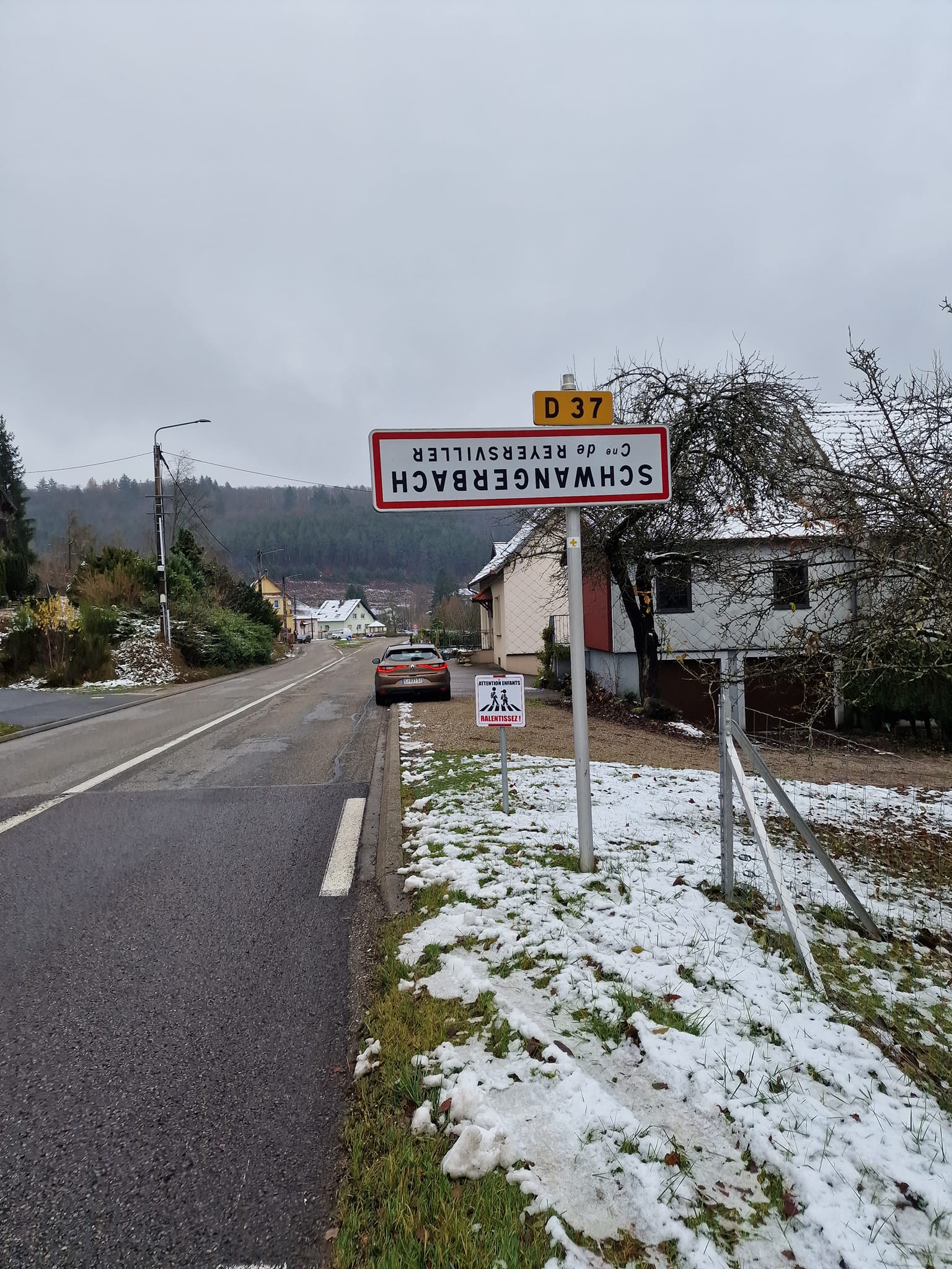 panneau 4.jpg (570 KB)