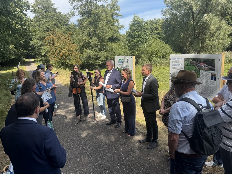 IMG_8614.jpg (282 KB)