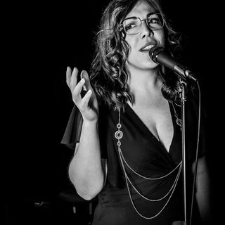 jennifer la&iuml;.jpg (14 KB)